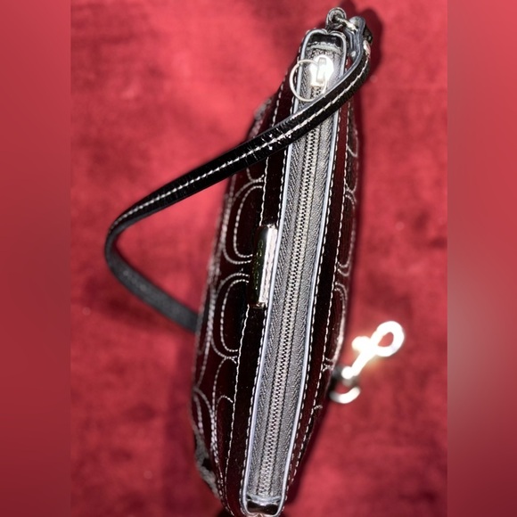 Coach patent leather monogram Black Wristlet Bag - Picture 3 of 10